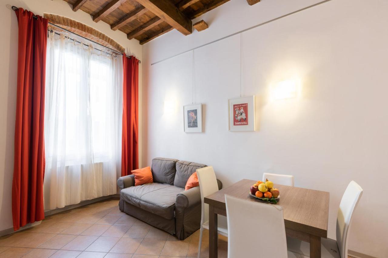 Roommo Beccaria Florenz